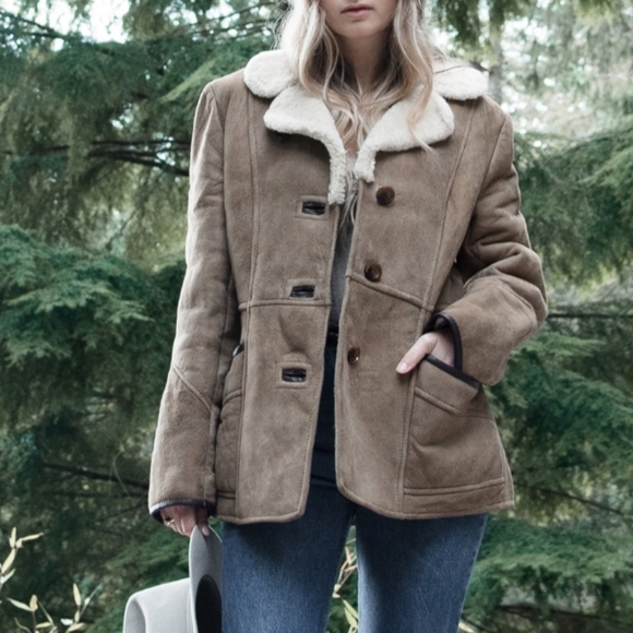 🍂🍁《VINTAGE》REAL DEAL SHEARLING COAT! - Picture 4 of 11